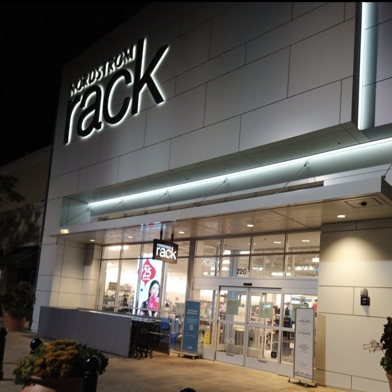 Live Shopping At Nordstrom Rack